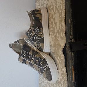 Gypsy Jazz  camo sneakers